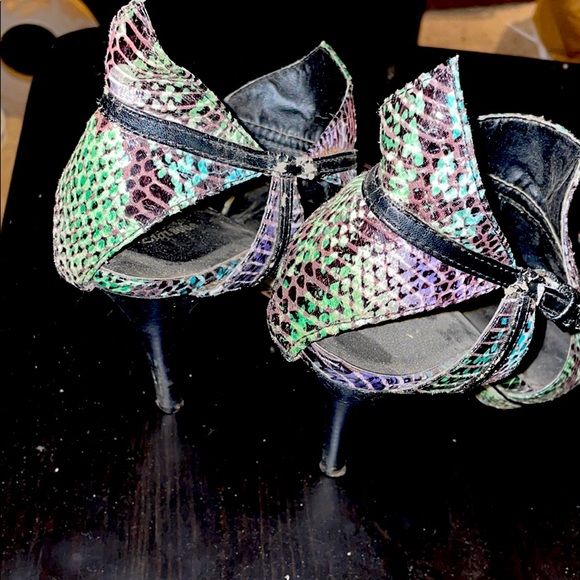 Snakeskin Heels - Picture 4 of 4